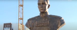 В Пензе в День героев Отечества торжественно открыли бюст генерала Василия Глазунова