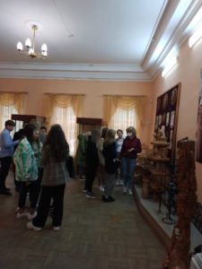 Музей народного творчества посетила группа учащихся школы «Академия Ростум»