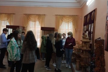 Музей народного творчества посетила группа учащихся школы «Академия Ростум»