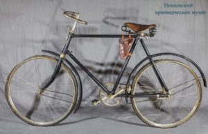 Велосипед из фондов Пензенского краеведческого музея, сделанный на заводе им. Фрунзе