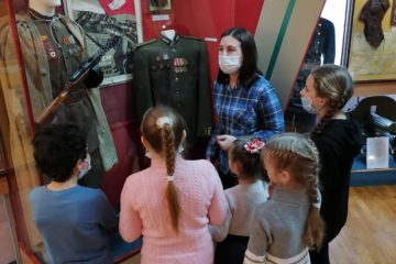 В преддверии Дня защитников Отечества в клубе выходного дня «Краеведческая школа» прошло детское занятие «Профессия — солдат»