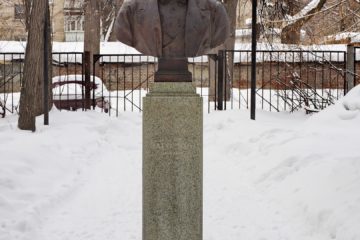 В Пензе у памятника Лаврентию Загоскину отметили день его памяти