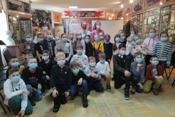 В преддверии празднования Дня Защитника Отечества особой популярностью в краеведческом музее пользуется квест «С мужеством воина через века»